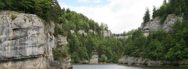 Vallée du Doubs dans le Haut Jura