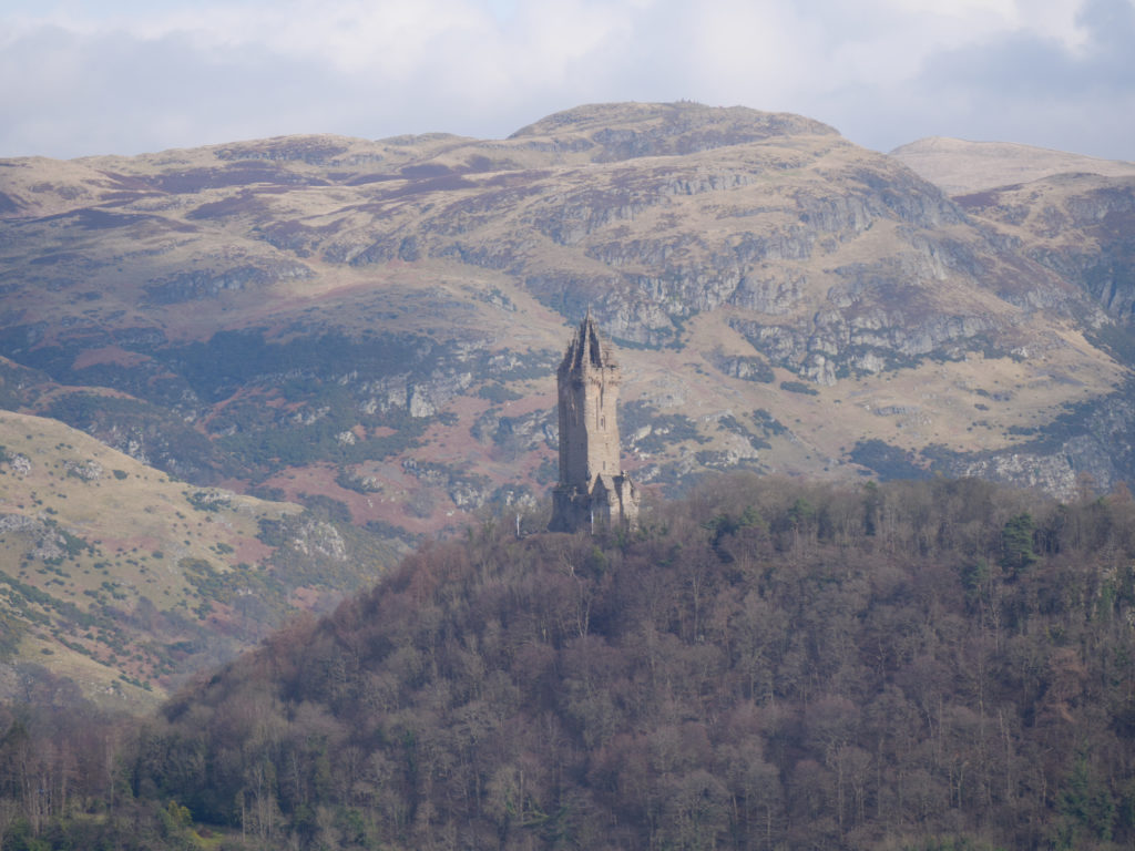 Monument National de Wallace en face du château de Stirling