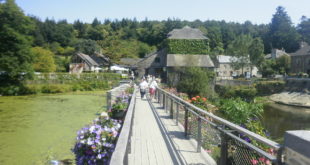 La passerelle sur l'Aff à La Gacilly