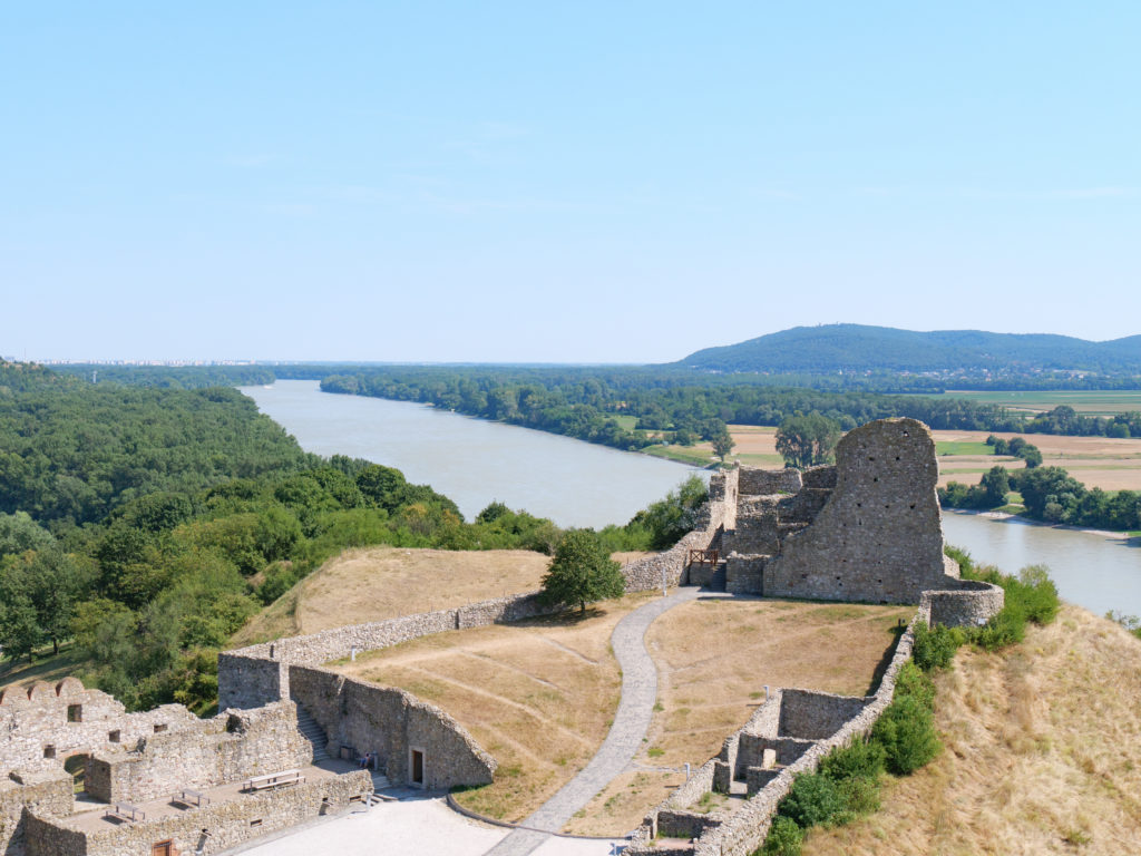 Château de Devin surplombant le Danube