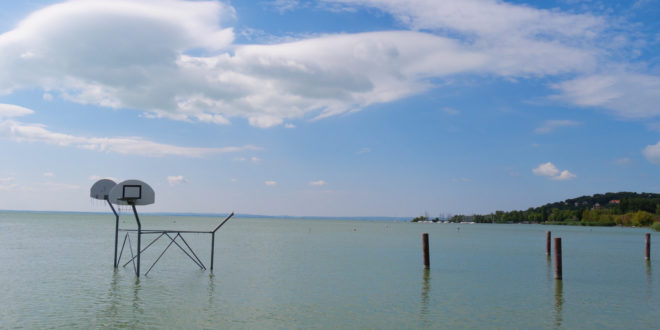 Le lac balaton à Balatonalmádi