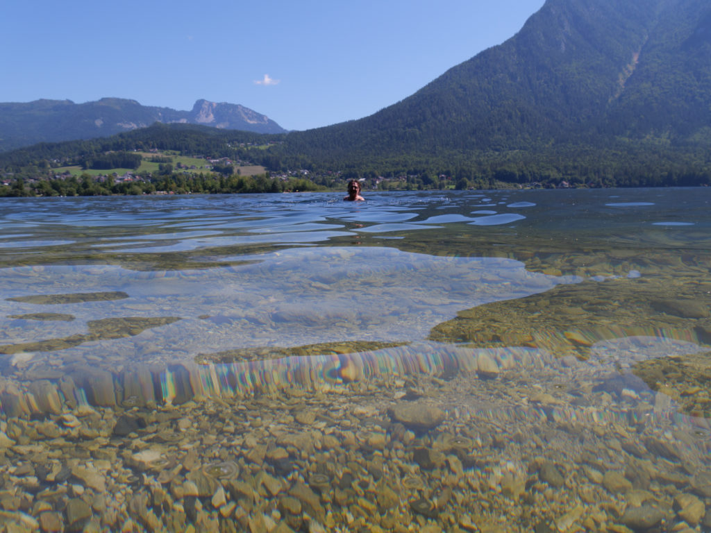 Les eaux crystalines du Hallstättersee à Hallstatt