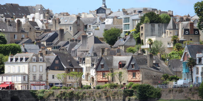 Auray