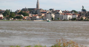 Le Pellerin, vu de l'autre côté de la Loire