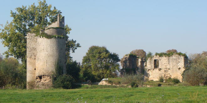 Les ruines du château de Machecoul.